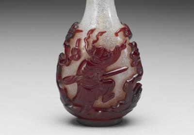 图片[2]-Red-on-snowing-white glass overlay snuff bottle with a Zhong Kui design, 18th-19th century, Qing dynasty-China Archive